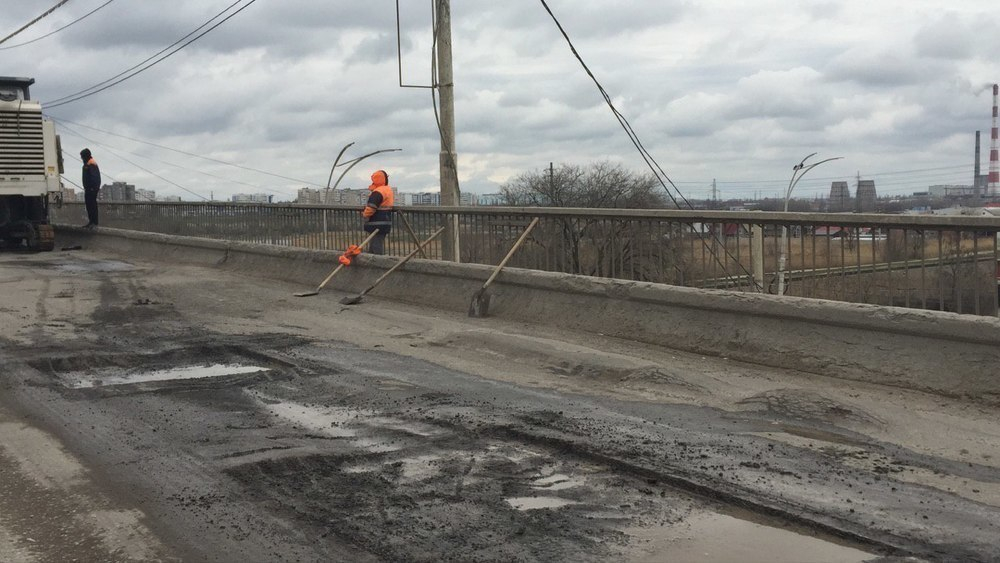 10 апреля дорожники должны взяться за ремонт путепровода и Жуковского шоссе
