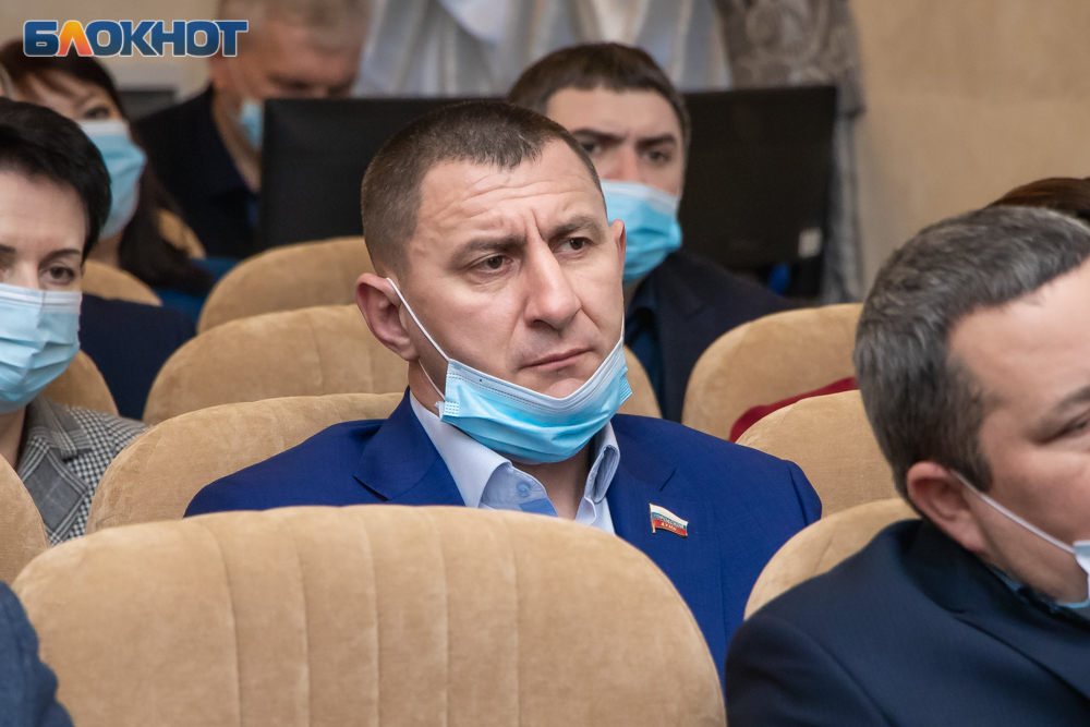 Сколько зарабатывает мастер спорта по рукопашному бою и депутат Андрей Парыгин