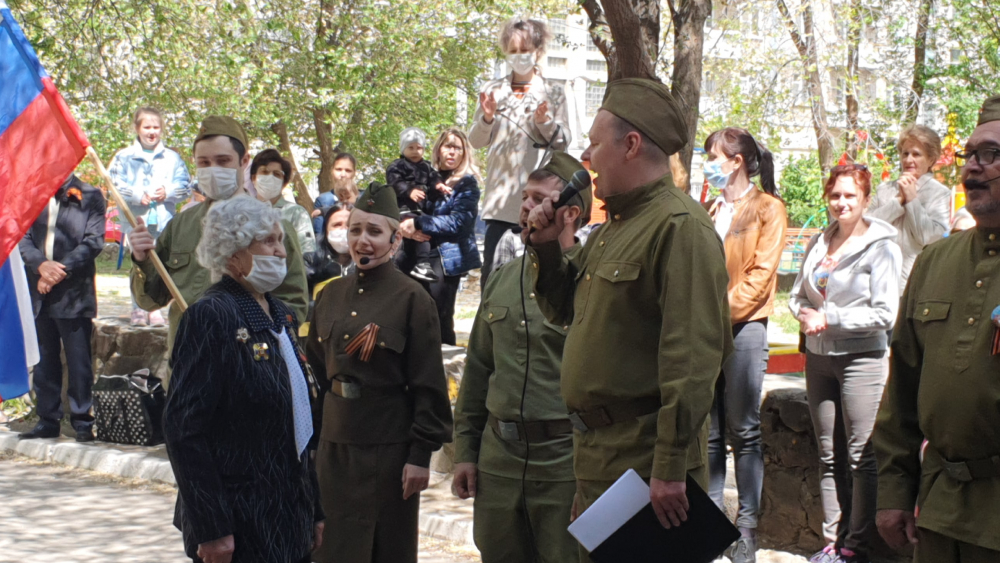 «До слез»: концерты для ветеранов проходят во дворах Волгодонска