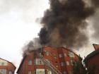 В Волгодонске в пожаре на Гагарина,8 г, по обновленным данным,  сгорело 2 квартиры, еще 9 - пострадало от последствий тушения - ущерб оценивается в миллионы рублей