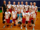 Первое место завоевала на областных соревнованиях команда юных волейболисток из Волгодонска