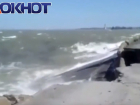 Дамба водозабора Волгодонска на грани разрушения из-за разбушевавшегося Цимлянского водохранилища
