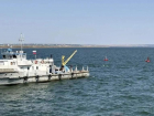 Водоканал плавучими буями укрепил защиту главного источника воды для города