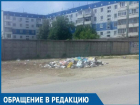Центральную улицу Цимлянска власти превратили в свалку, - цимляне о горах мусора по улице Ленина