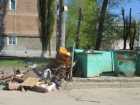 Волгодонцы не перестали "украшать" мусором свои дворы в праздничные выходные
