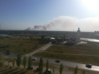 Десятки пожарных машин и спецтехники тушат горящую свалку в Волгодонске
