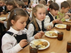 Удержать рост цен в школьных столовых и детских садах Волгодонска удалось за счет гречки, сыра и выпечки