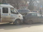 Три автомобиля столкнулись перед «зеброй» на проспекте Строителей 