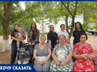  «Мужчина закрыл маленького ребенка своим телом»: появились новые подробности падения дерева на детскую площадку в Волгодонске 