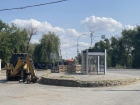 На «пятом» начали устанавливать самую большую остановку в Волгодонске