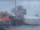 Ростовская АЭС прокомментировала падение огромной детали на Жуковском шоссе 