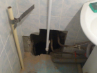 В Волгодонске жители двух домов живут в квартирах с холодными кухнями и огромными дырами в стенах