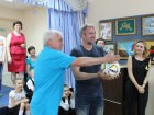 Футболист Евгений Ловчев подарил воспитанникам интерната VI вида мяч с автографами ветеранов «Спартака»
