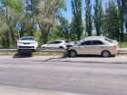 Иномарка вылетела на отбойник в Волгодонске: водителя госпитализировали