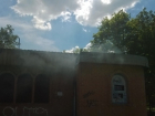 Пожар в заброшенном сквере «Дружба» в Волгодонске попал на видео