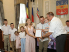 Многодетную семью волгодонцев поздравили с победой в региональном этапе Всероссийского конкурса «Семья года»