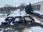 В живую цифру 900 выстроились студенты в Волгодонске