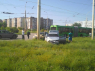 В Волгодонске автоледи на «Опеле» протаранила ВАЗ и врезалась в столб