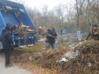 Регоператор совместно с администрацией за три дня очистили от мусора два кладбища в Волгодонске