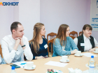 Юные политики Волгодонска за чаепитием рассказали взрослым депутатам о своих планах 