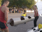 Сильнейшие люди Волгодонска играючи тягали 90-килограммовые «чемоданы» и таскали автомобили