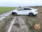 На трассе Волгодонск – Зимовники автомобиль слетел с дороги