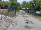 Правомерно ли педколледж в Волгодонске запретил жителям проход через его территорию?