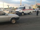 В Волгодонске во время ДТП на перекрестке Весенней и путепровода пострадал находившийся в «скорой» пациент