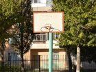 «Бег с препятствием»: жители квартала В-4 о состоянии спортивного поля