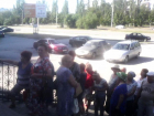 Из-за перерасчета пенсии образовалась гигантская очередь возле Пенсионного фонда в Волгодонске 