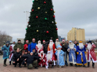 Десятки Дедов Морозов на квадроциклах и мотоциклах проследовали по Волгодонску