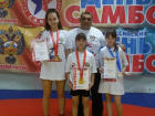 Три хрупкие девушки из Волгодонска заняли призовые места на открытом турнире по самбо