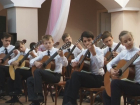 В Волгодонской музыкальной школе выступили виртуозы скрипки и гитары