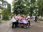 Радость и грусть одновременно: для выпускников Волгодонска прозвенел последний звонок