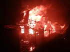 В Волгодонске в дымящихся развалинах дачного дома обнаружили тела мужчины и женщины