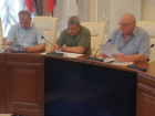 «Я бы честно, за такое посадил»: депутаты заподозрили, что земля под пляж на Дону могла оказаться в частных руках 