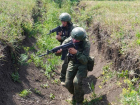 Новобранцы Южного военного округа отработали штурм окопов в ходе интенсивной подготовки