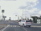 В Волгодонске на самом аварийно-опасном перекрестке улиц Прибрежной и Портовой водитель грубо нарушил ПДД