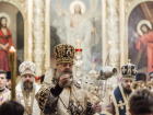 Руководство Волгодонска побывало на Всенощном Бдении и Божественной литургии в кафедральном соборе