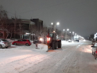 Почти вся коммунальная техника выведена на дороги Волгодонска для уборки снега