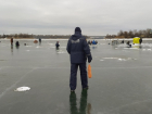 Не уверен в прочности льда — не ступай на него: волгодонцам напомнили о правилах зимней рыбалки