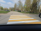 В Волгодонске начали обновлять дорожную разметку на пешеходных переходах