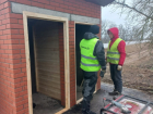 На трассе Ростов-Волгодонск строят новые кирпичные туалеты
