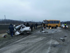 На трассе Цимлянск - Шахты  ВАЗ врезался в школьный автобус, есть погибший