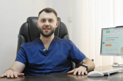 С днем стоматолога коллег поздравил главврач клиники «Карат» Егор Павлович Сериков