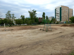 Гигантскую яму на территории школы №22 засыпали после ремонта коллектора