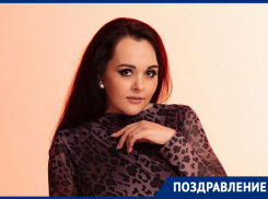 День рождения отмечает известный визажист Елена Юкина