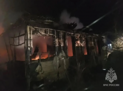 Брат и сестра госпитализированы с ожогами после пожара в Цимлянском районе