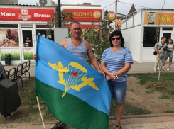 В Волгодонске день ВДВ начался с митинга у памятника Молодову 