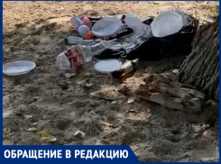 Волгодонцы заставили нагадивших на пляже в Романовской отдыхающих убрать мусор за собой